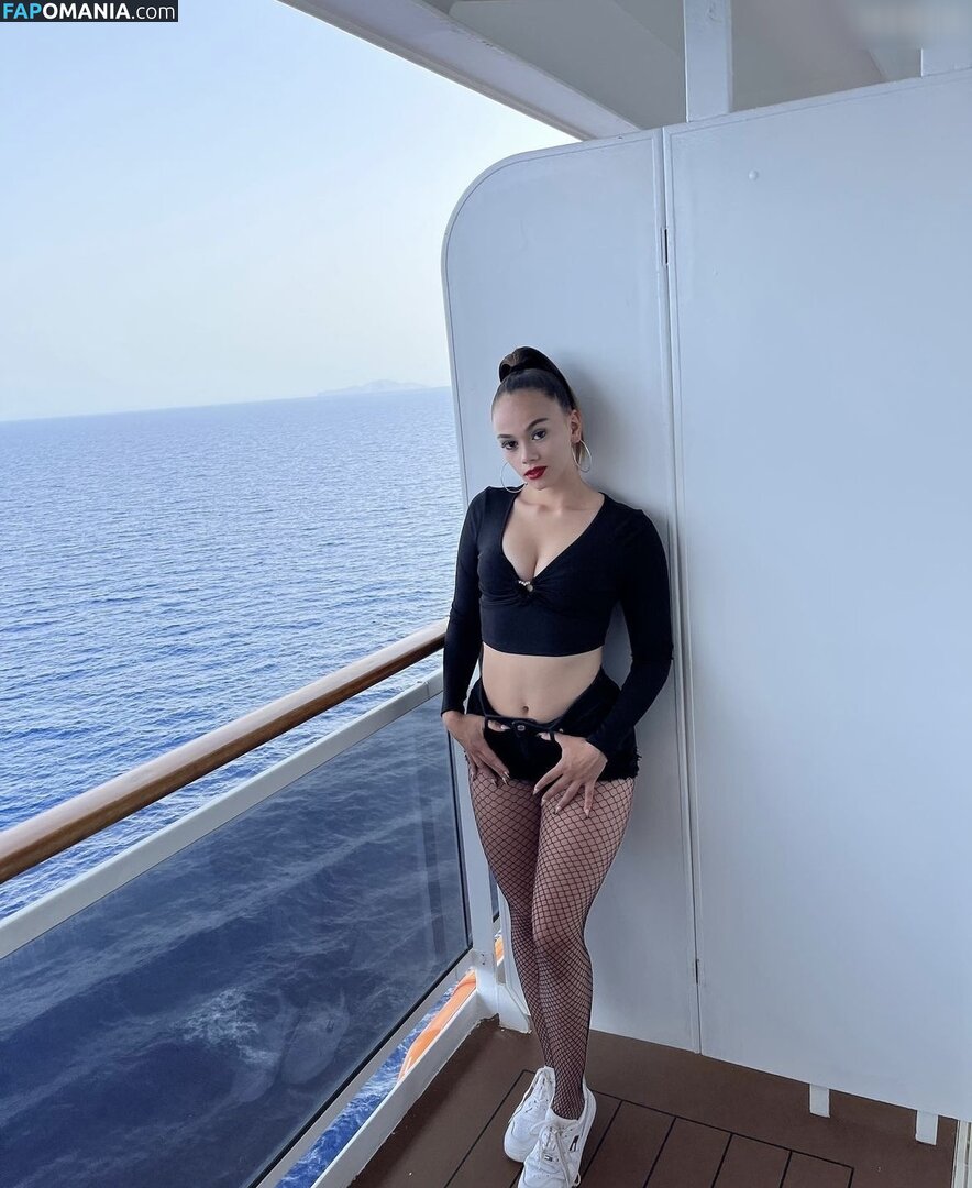 Sophie Gerlach / _.sophie05._ Nude OnlyFans  Leaked Photo #5