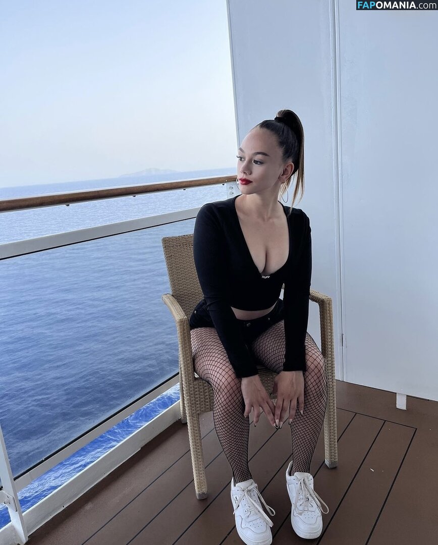 Sophie Gerlach / _.sophie05._ Nude OnlyFans  Leaked Photo #6