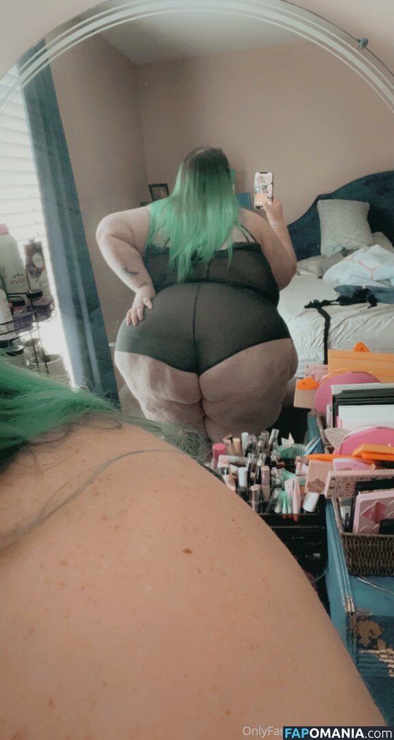 spanxbeluga / spanxbeluga2.1 Nude OnlyFans  Leaked Photo #2