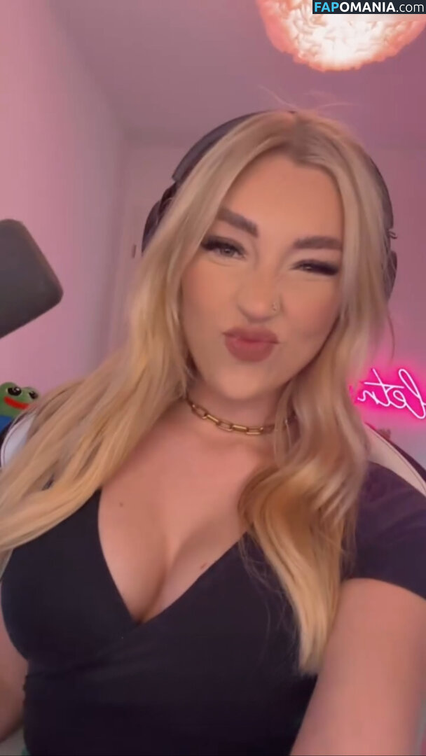 Starletnova / https: Nude OnlyFans  Leaked Photo #6