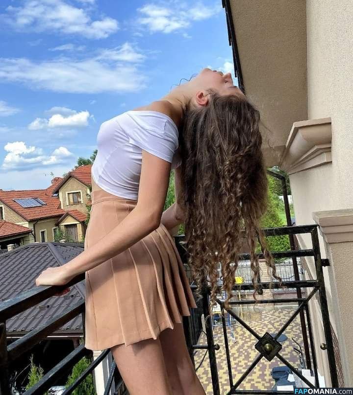 Derwald / Stefania Deriabina / st.efania4105 / xostefania Nude OnlyFans  Leaked Photo #17