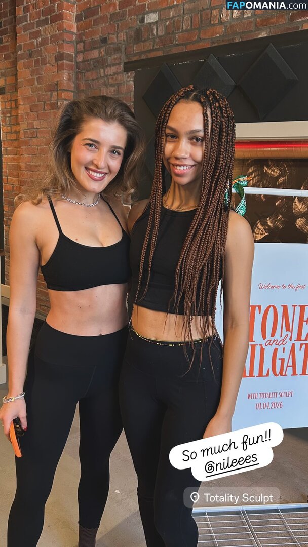 Stephanie Niles / https: / nileees Nude OnlyFans  Leaked Photo #1