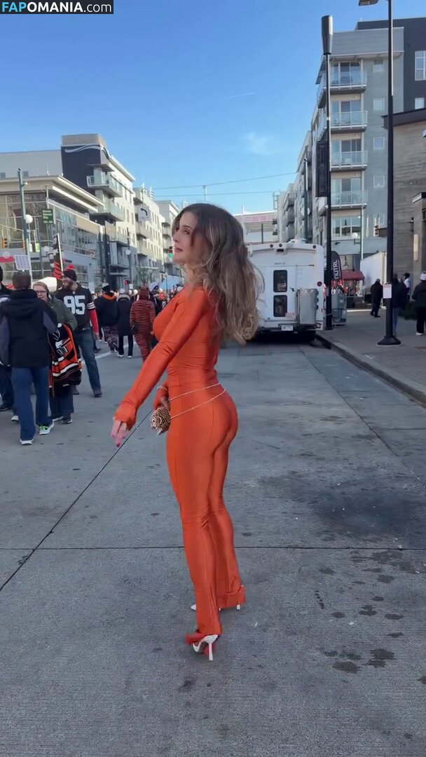 Stephanie Niles / https: / nileees Nude OnlyFans  Leaked Photo #12