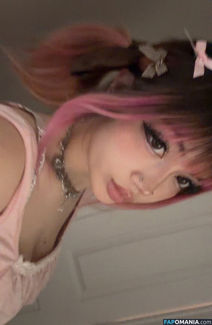 beanluvr13 / strawbari.zz / strawbarie / strawbarizz Nude OnlyFans  Leaked Photo #6
