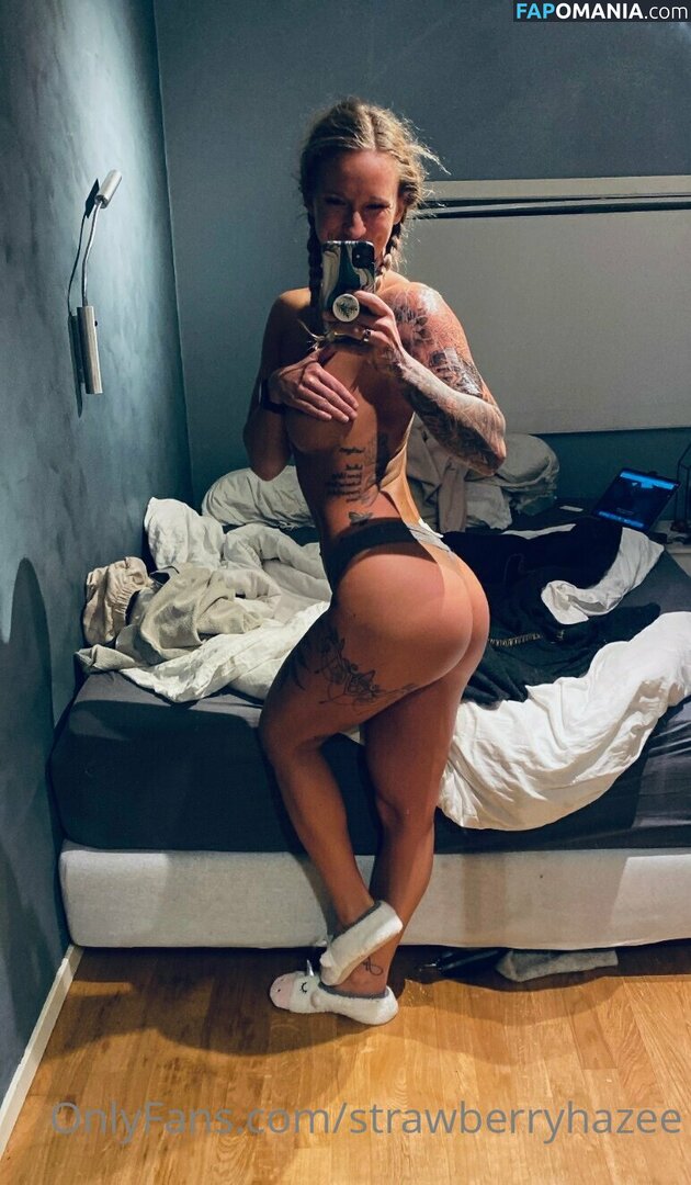 strawberryhazee Nude OnlyFans  Leaked Photo #5