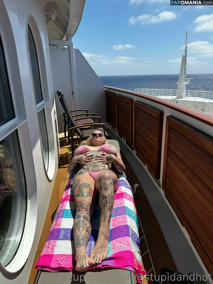 krispypinaham / stupiderandhotter Nude OnlyFans  Leaked Photo #2