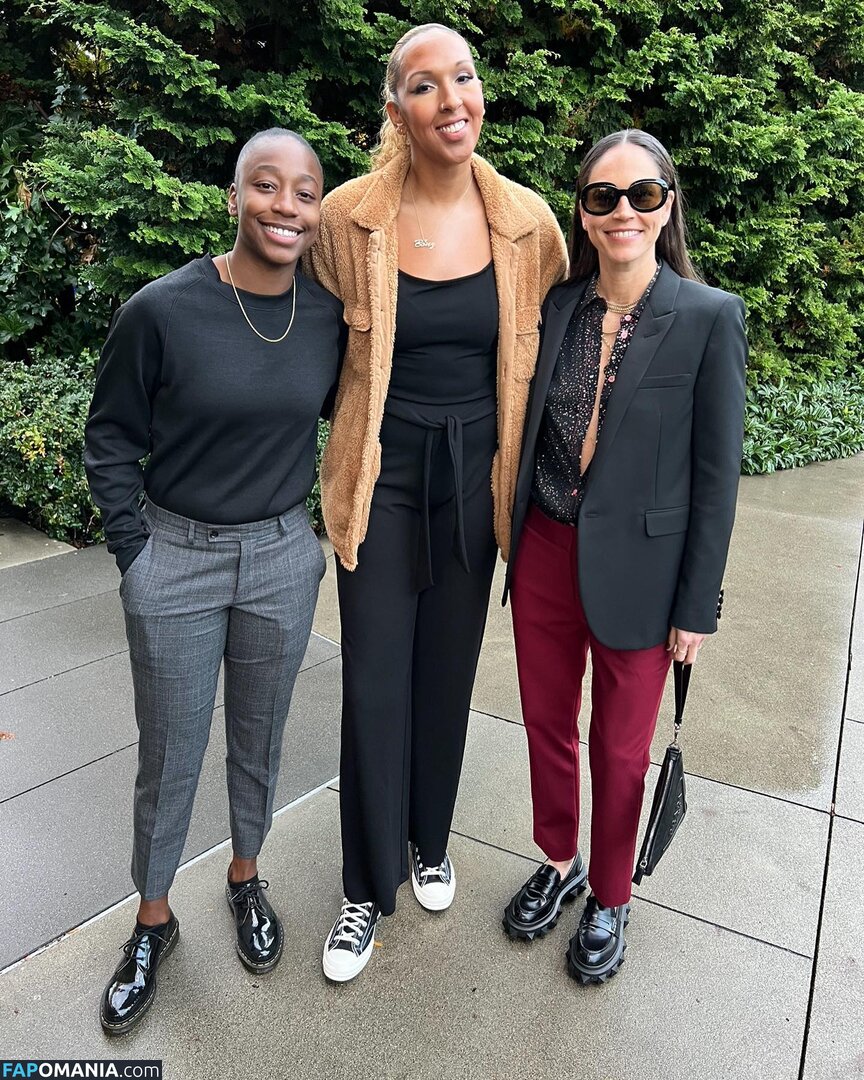 Sue Bird / WNBA Player / https: / s10bird / sbird10 Nude OnlyFans  Leaked Photo #1