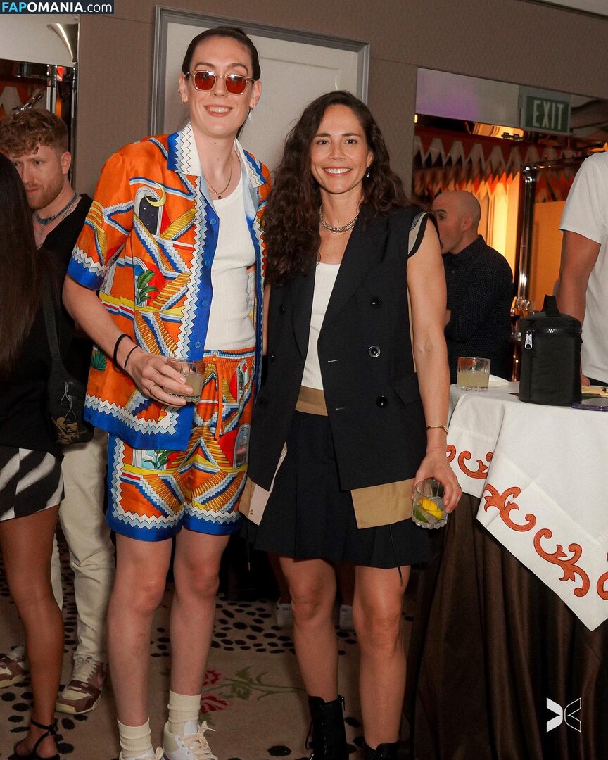 Sue Bird / WNBA Player / https: / s10bird / sbird10 Nude OnlyFans  Leaked Photo #14