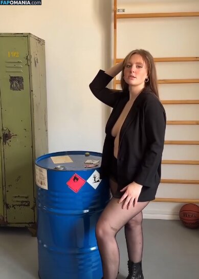 huladew / juliamia_official / suesses.rot Nude OnlyFans  Leaked Photo #62