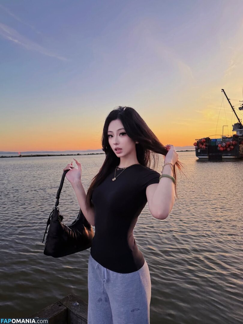 Susansunn / https: / susan_sun17 Nude OnlyFans  Leaked Photo #7
