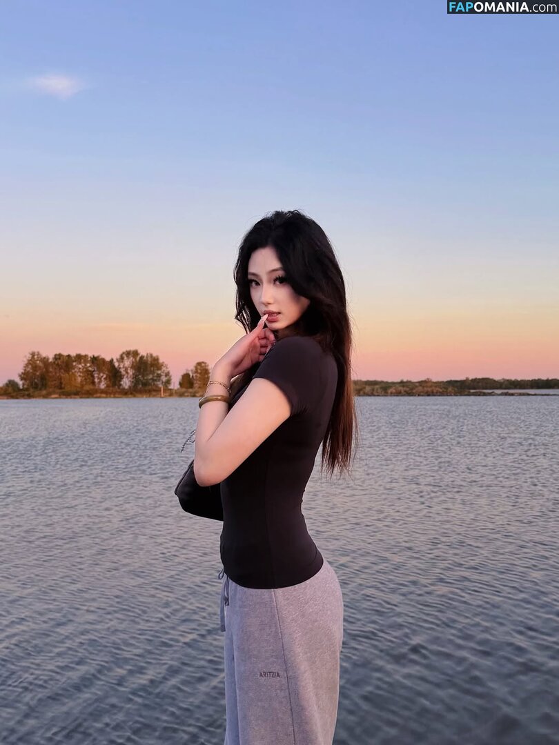 Susansunn / https: / susan_sun17 Nude OnlyFans  Leaked Photo #9