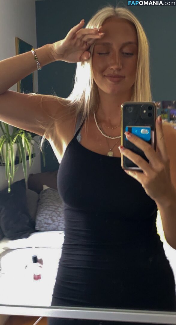 Swedish Girls / alexandratsolakidis / beautifulgirlsofsweden Nude OnlyFans  Leaked Photo #3