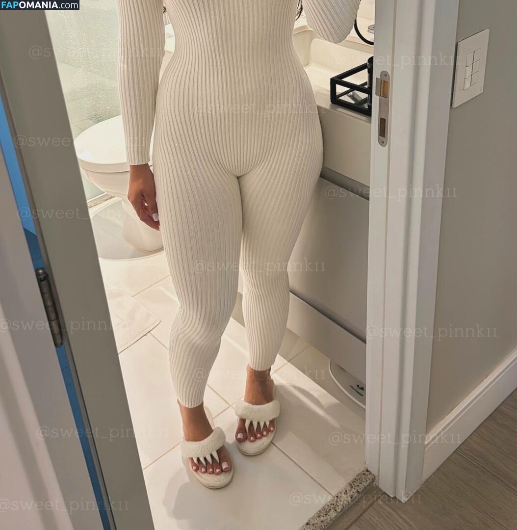 Sweetpinnk11 / sweet_pinnk1 Nude OnlyFans  Leaked Photo #36