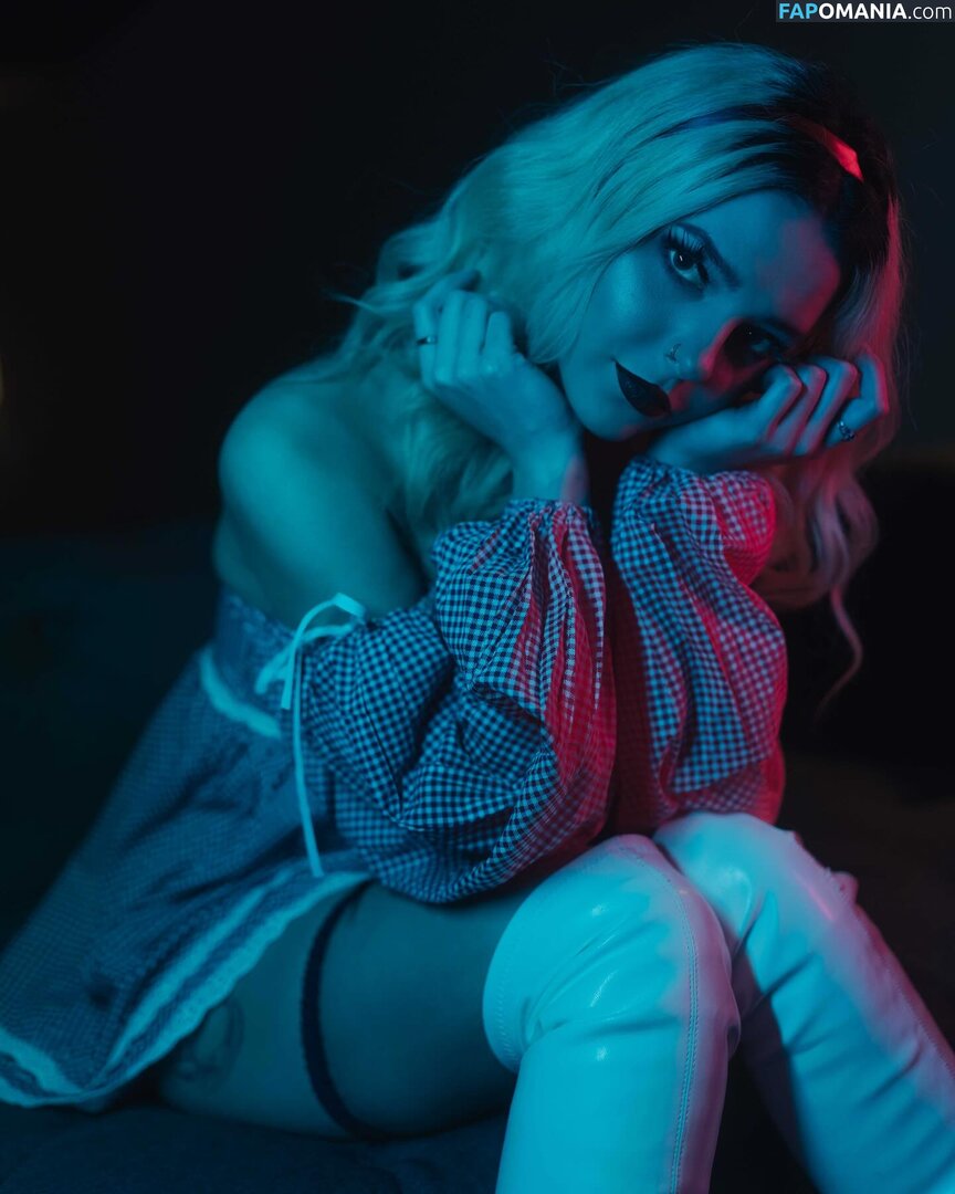 Sweetdistortion / sasha_simple Nude OnlyFans  Leaked Photo #3