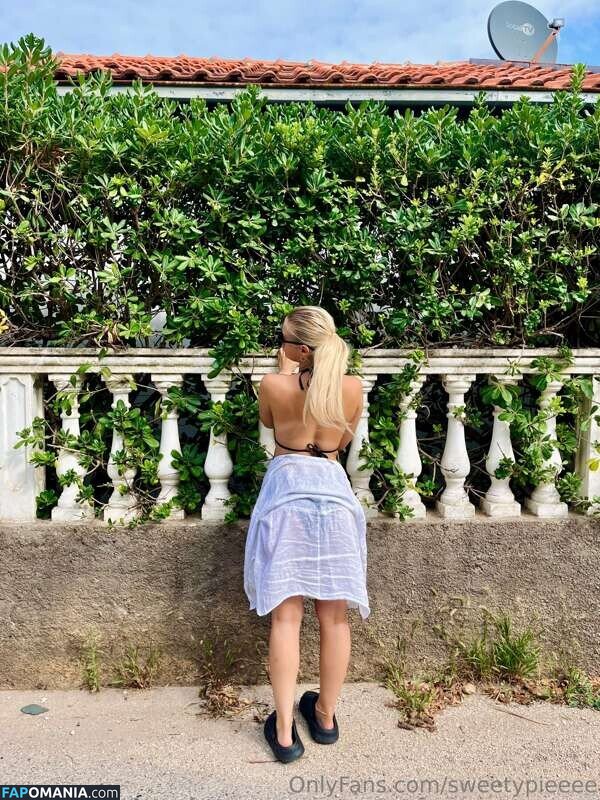 Sweetypieeee / amelinameli / https: Nude OnlyFans  Leaked Photo #9