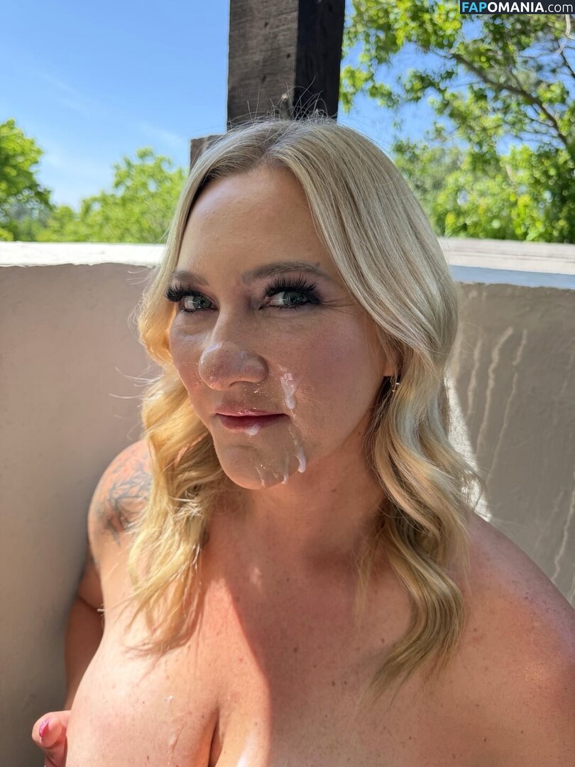 HotwifeSwinging / SwingingTXhotwife / Swinging_texas_hotwife / https: / texas_hotwife_vip / u Nude OnlyFans  Leaked Photo #1