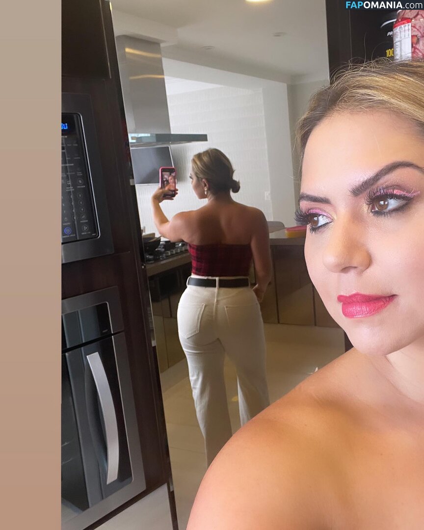 Tati Cariani / taticariani_nutri Nude OnlyFans  Leaked Photo #8