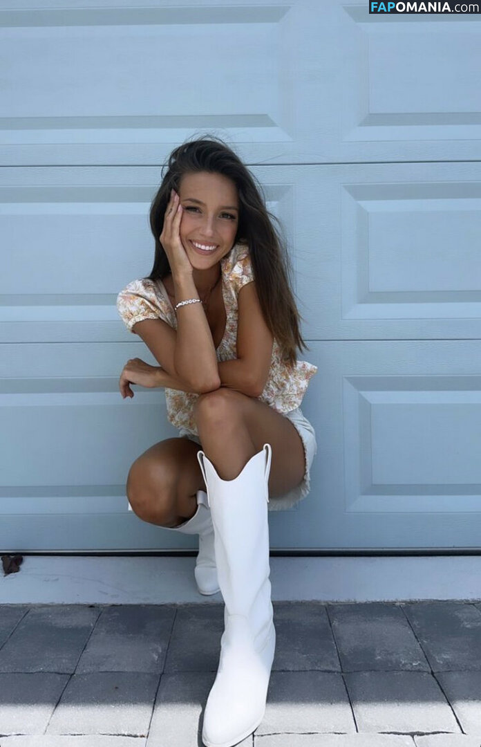 Taylor Alesia / alesiataylorxxx / tayloralesia Nude OnlyFans  Leaked Photo #2