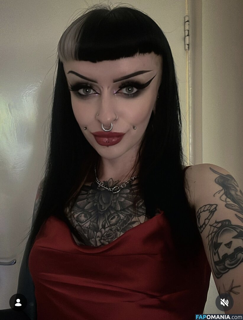 ThatLivingDeadGxrl Nude OnlyFans  Leaked Photo #2