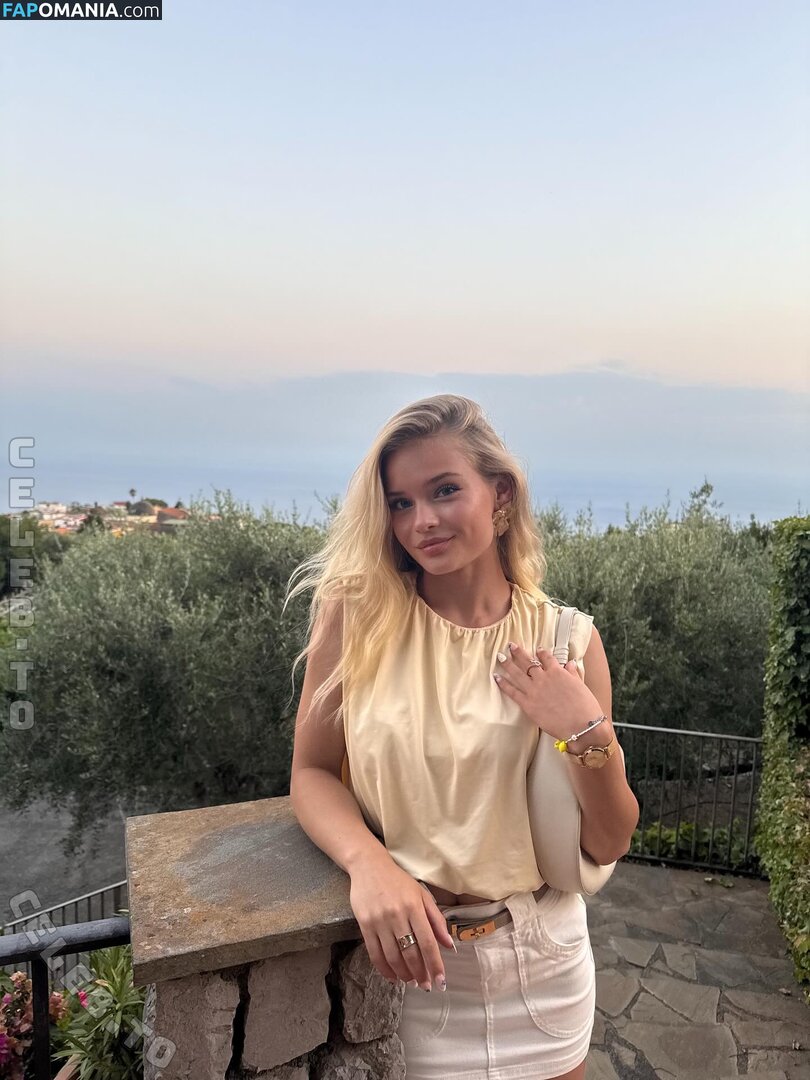 Thatsvroni Nude OnlyFans  Leaked Photo #4