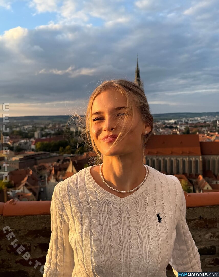 Thatsvroni Nude OnlyFans  Leaked Photo #6