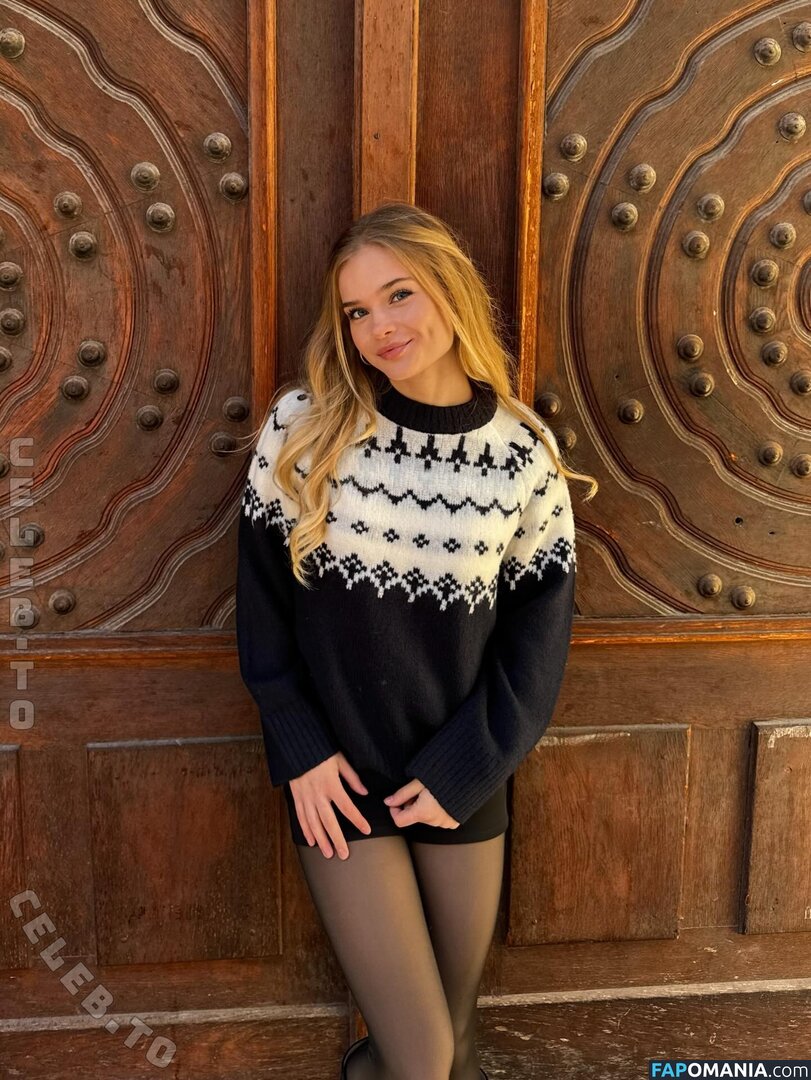 Thatsvroni Nude OnlyFans  Leaked Photo #12