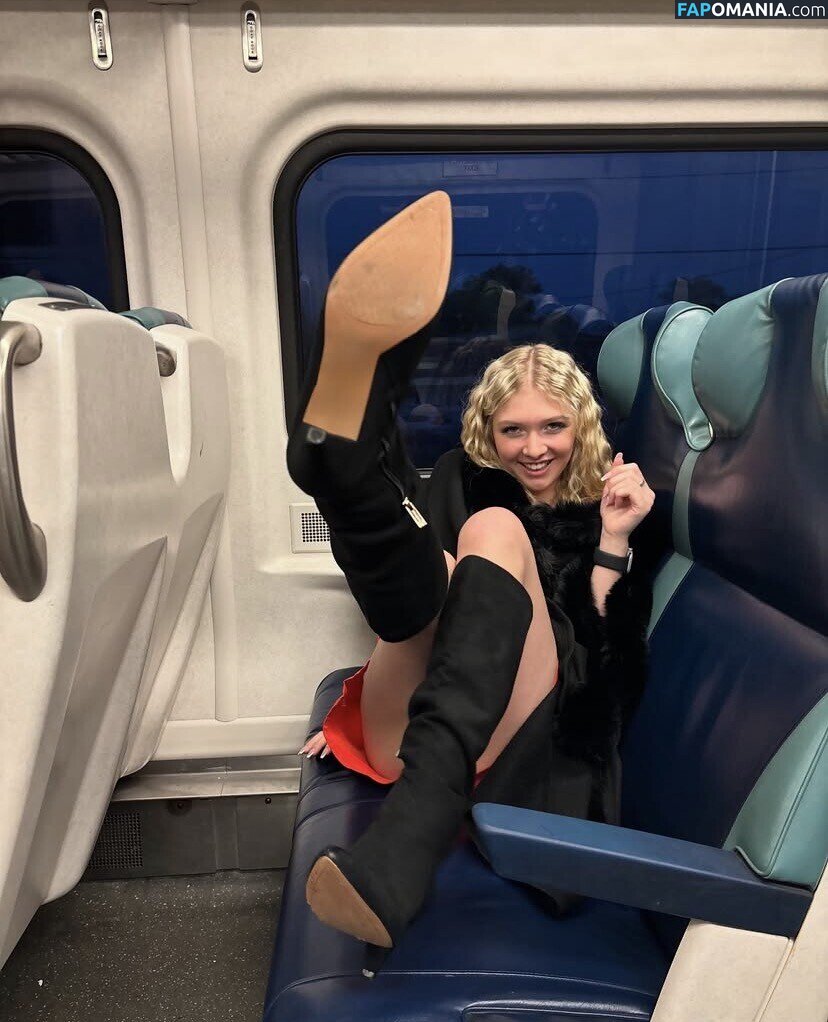Thereallaurengregory / https: / s3xywest / s3xywest... / skywest87 Nude OnlyFans  Leaked Photo #3