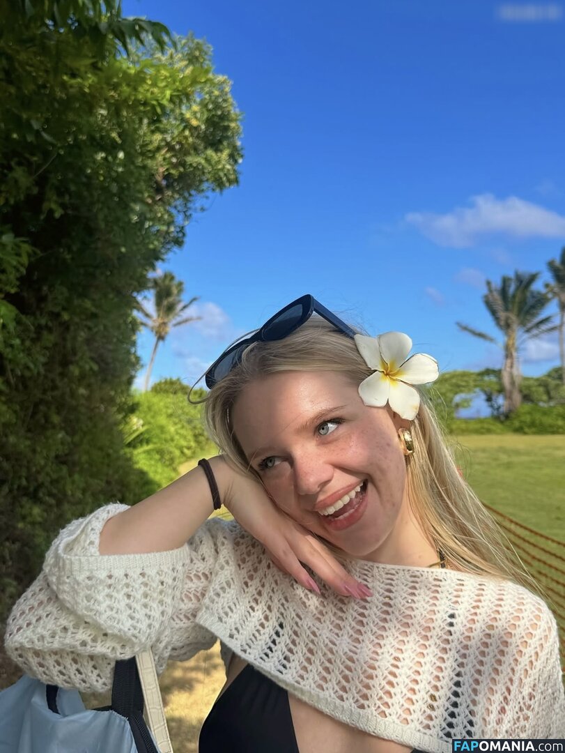 Thesi.Sophie / thesisophie Nude OnlyFans  Leaked Photo #1