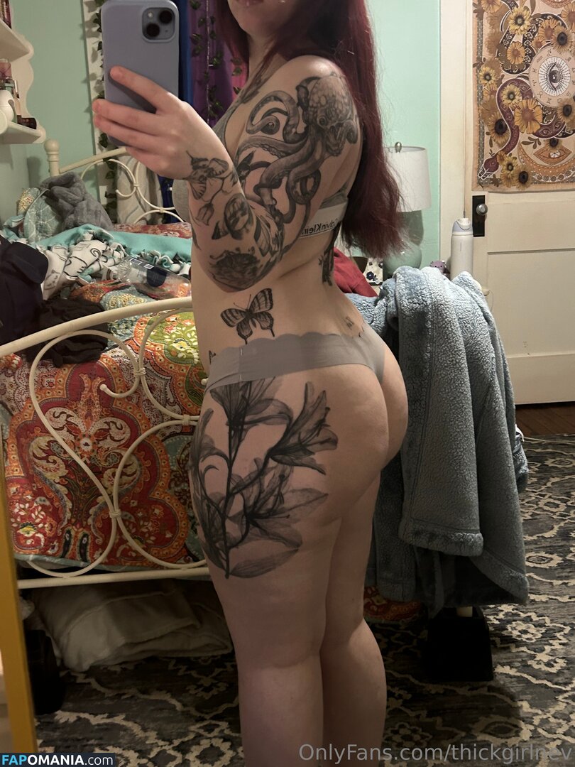 thickgirlnev / vcorh Nude OnlyFans  Leaked Photo #9