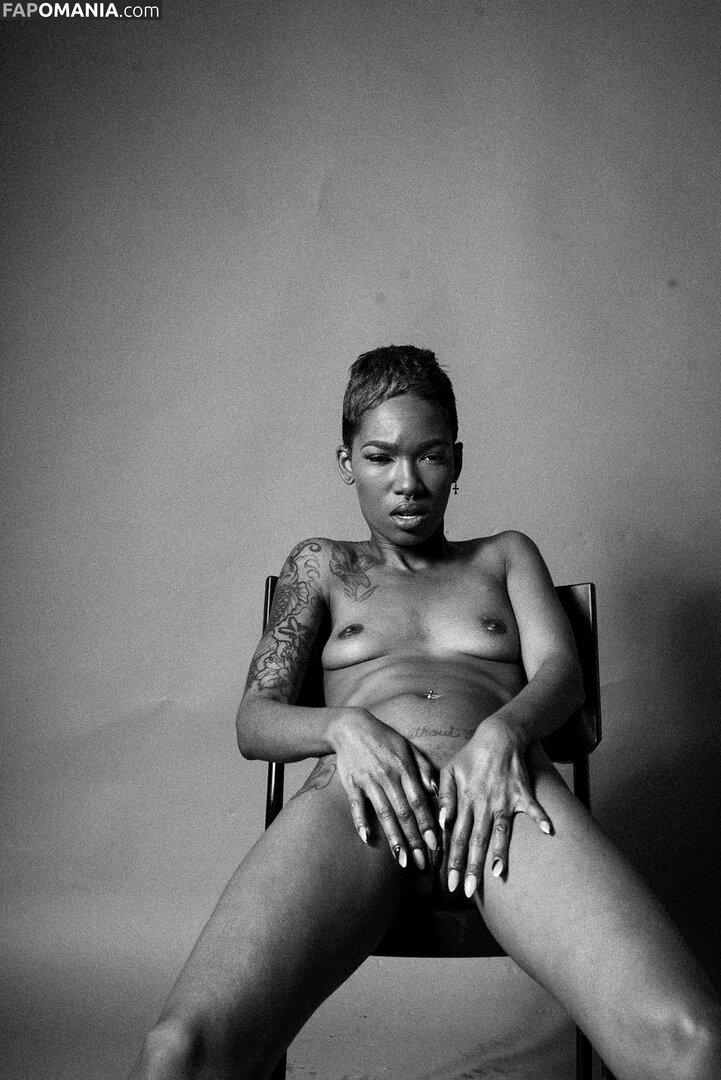 TheRealTiaReid / Tia Reid / corpsdedieu / https: / officialtiareid Nude OnlyFans  Leaked Photo #2