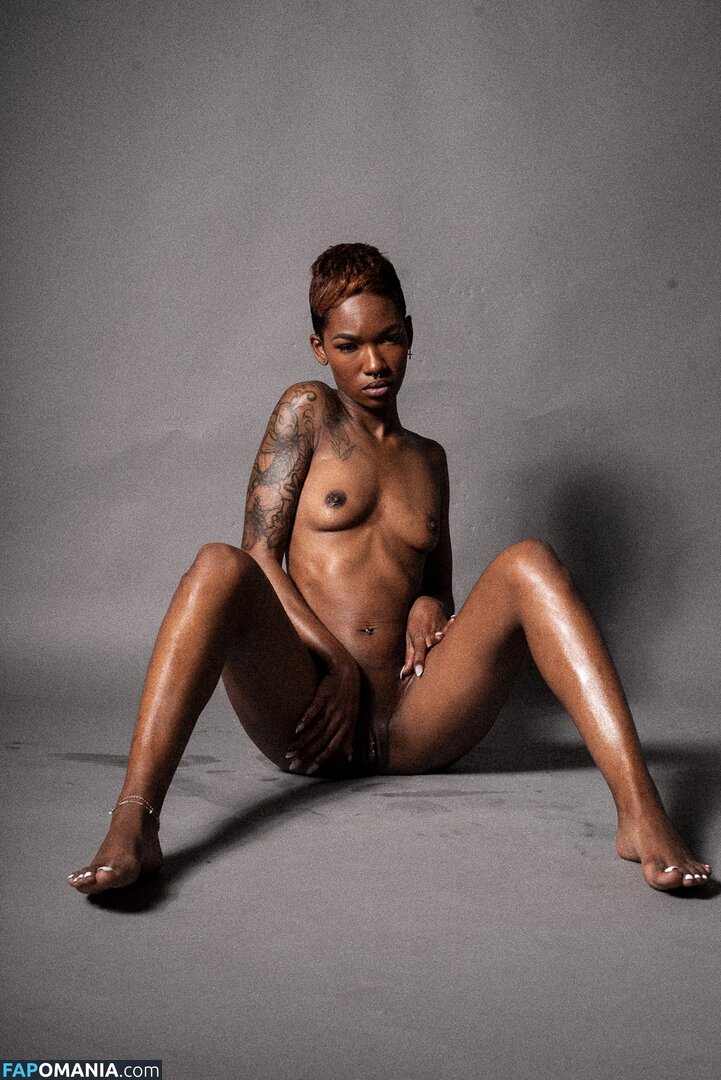 TheRealTiaReid / Tia Reid / corpsdedieu / https: / officialtiareid Nude OnlyFans  Leaked Photo #9