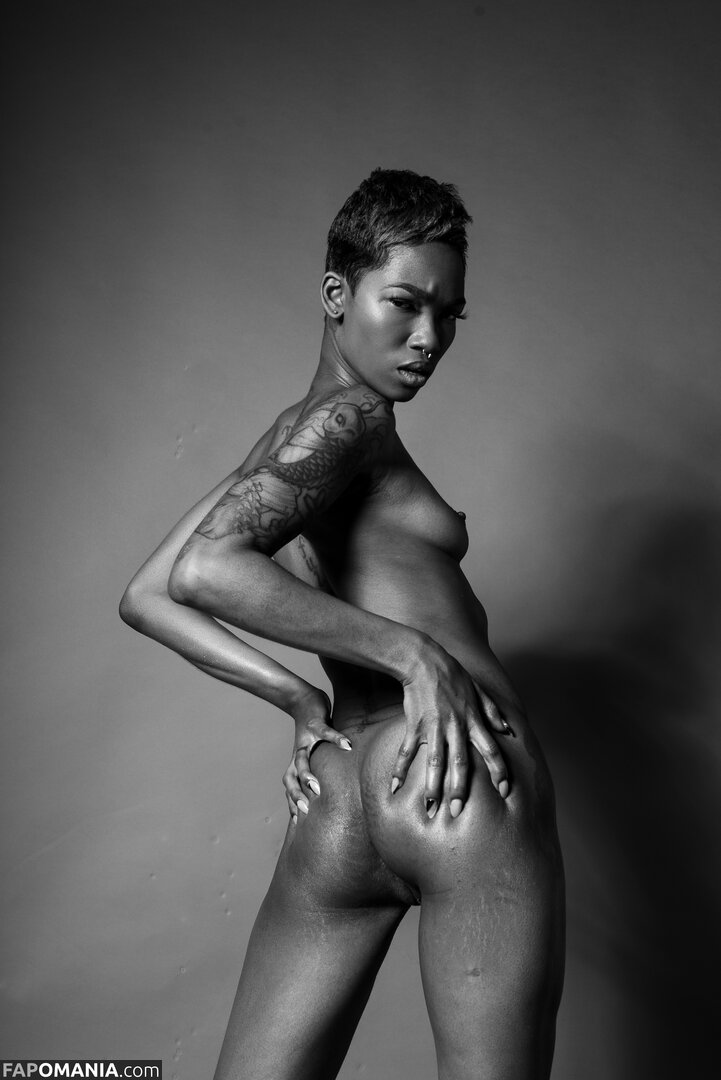 TheRealTiaReid / Tia Reid / corpsdedieu / https: / officialtiareid Nude OnlyFans  Leaked Photo #12