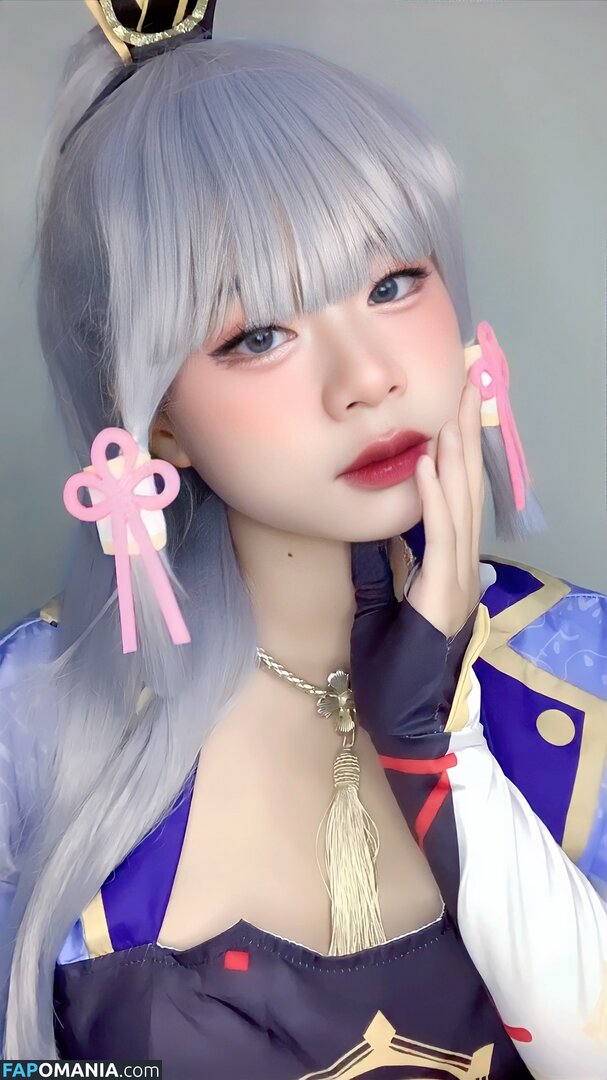 Tobeliie Nude OnlyFans  Leaked Photo #1