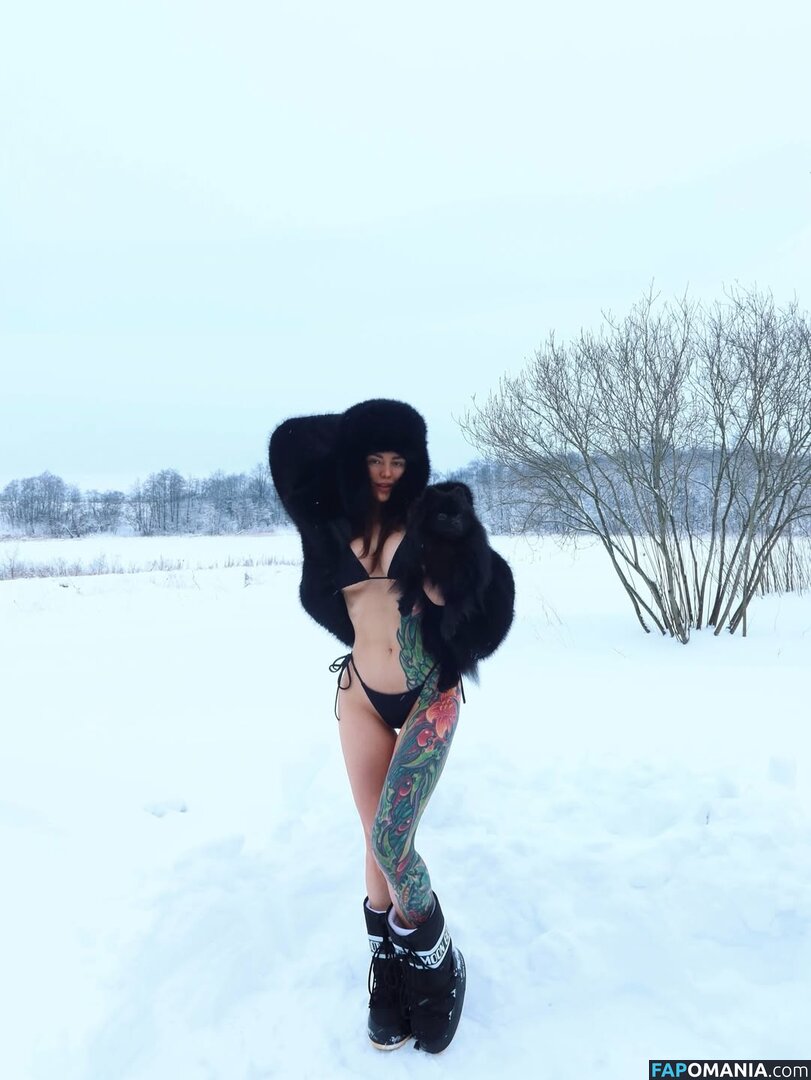 Toma Zhdanova / tomato_mood Nude OnlyFans  Leaked Photo #2