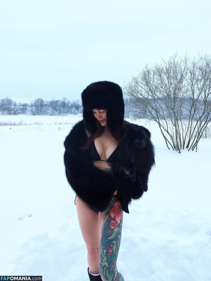 Toma Zhdanova / tomato_mood Nude OnlyFans  Leaked Photo #5