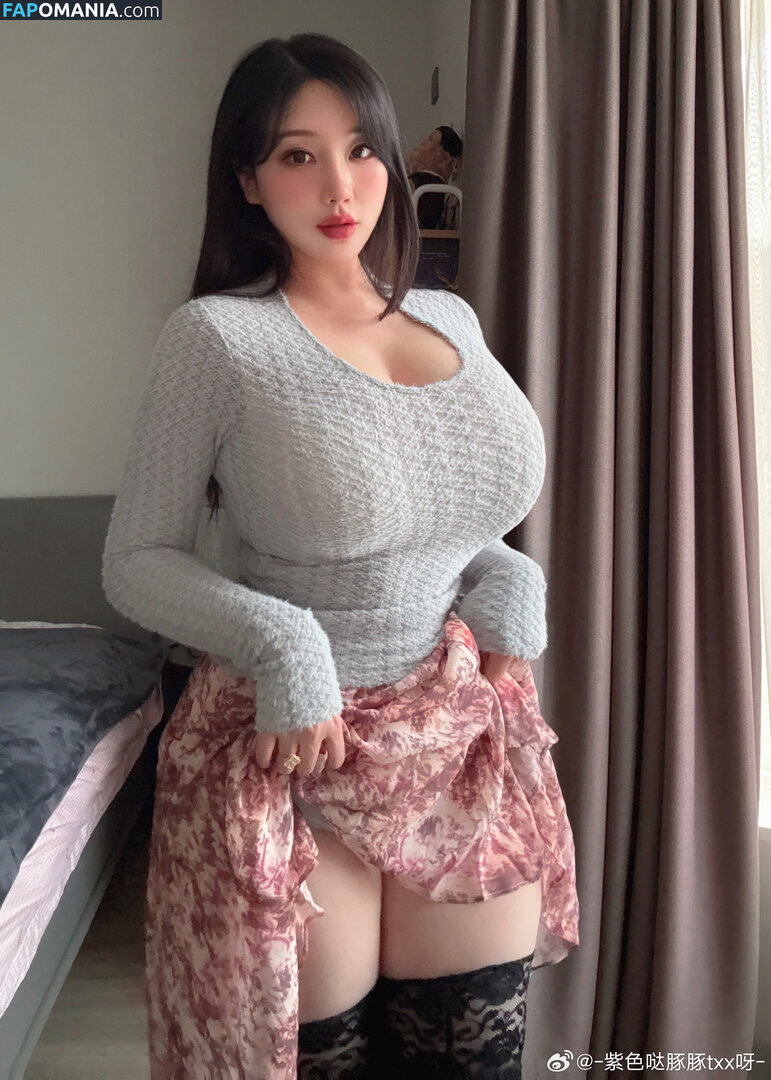 Tong xiaoxin / 童小芯 Nude OnlyFans  Leaked Photo #2