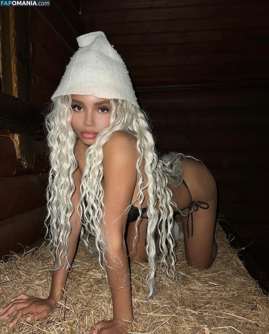 Tosyandra / victoriaonofomi Nude OnlyFans  Leaked Photo #3