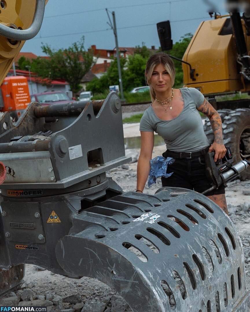 Tschulique Nude OnlyFans  Leaked Photo #10