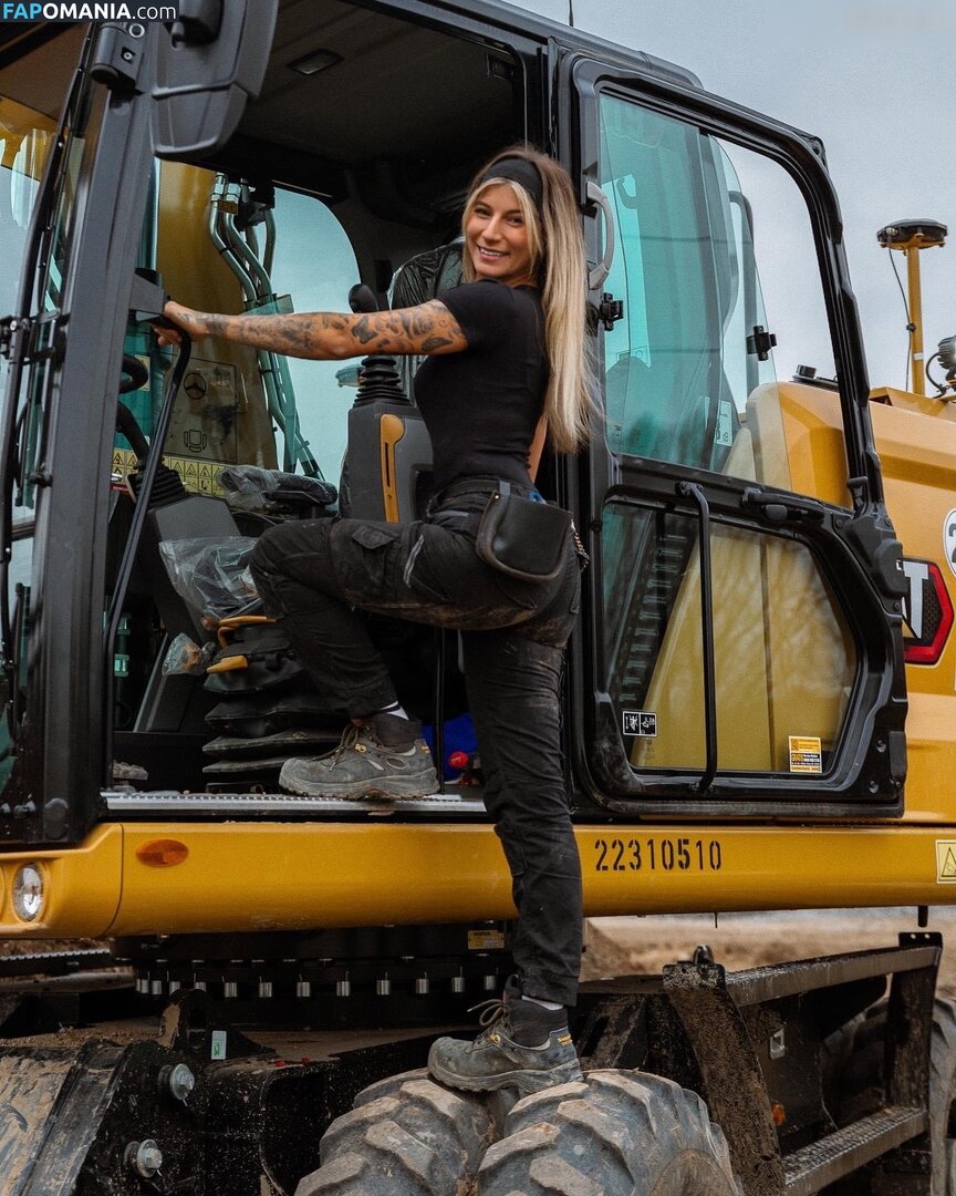 Tschulique Nude OnlyFans  Leaked Photo #13