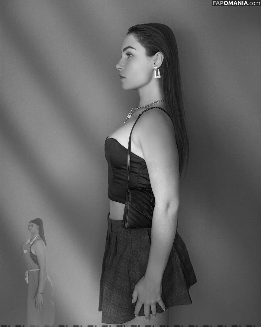 Tslanaxoxo / Yourlanatgirl / Yourlittlelana Nude OnlyFans  Leaked Photo #41