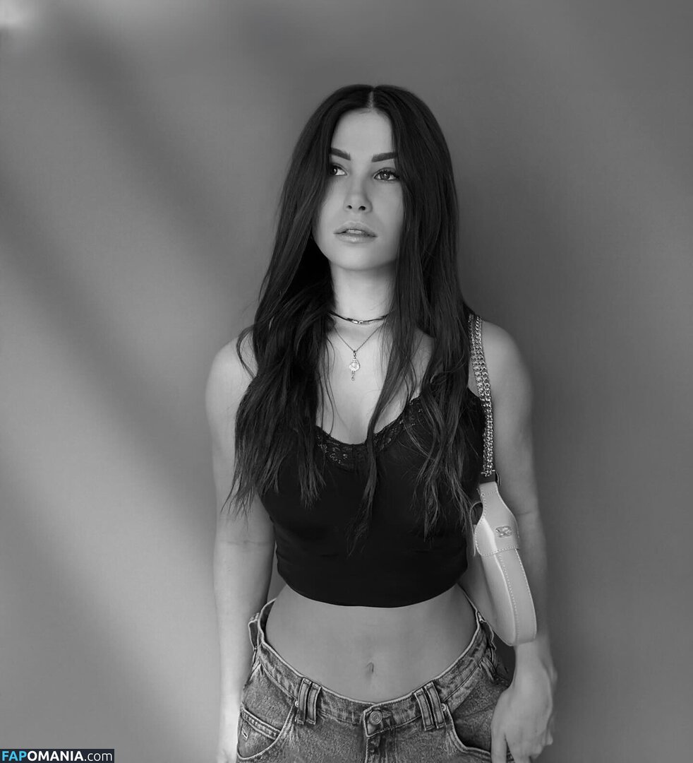 Tslanaxoxo / Yourlanatgirl / Yourlittlelana Nude OnlyFans  Leaked Photo #53