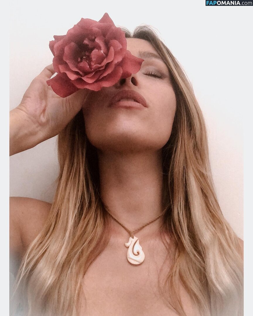 Tslanaxoxo / Yourlanatgirl / Yourlittlelana Nude OnlyFans  Leaked Photo #76