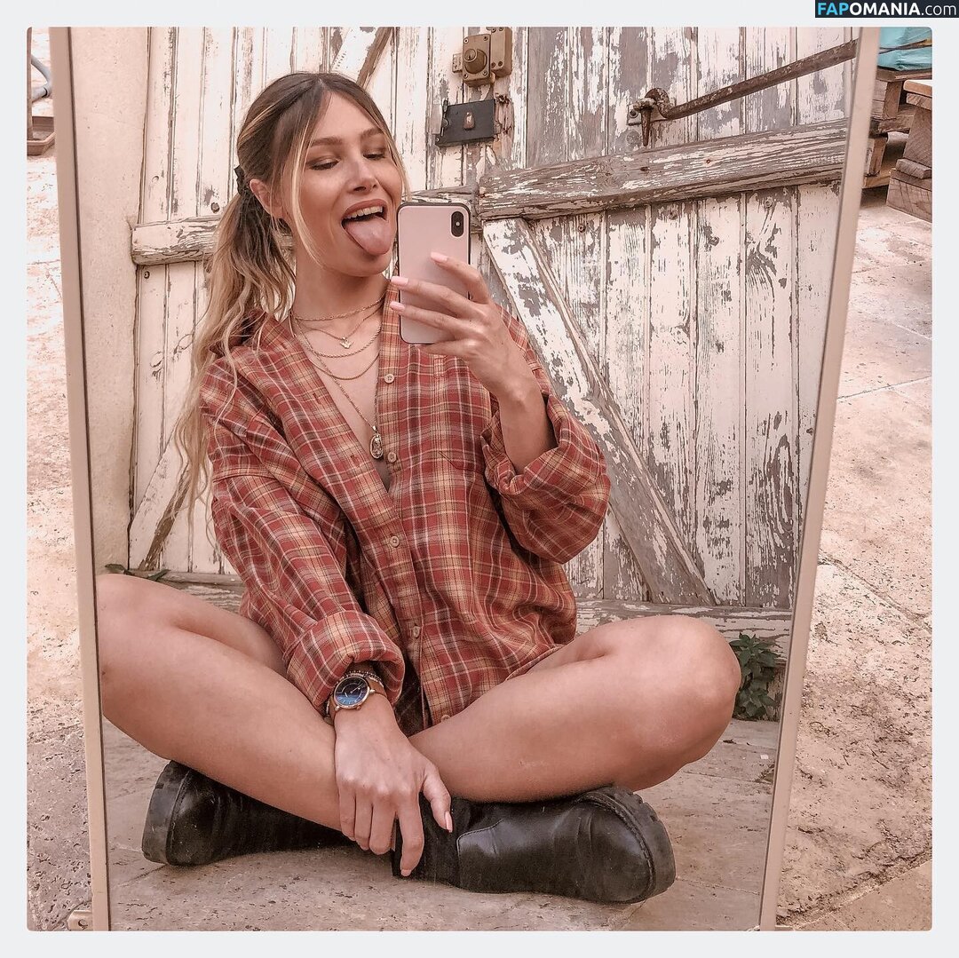 Tslanaxoxo / Yourlanatgirl / Yourlittlelana Nude OnlyFans  Leaked Photo #82