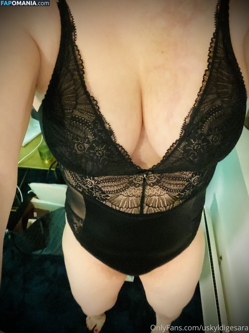 __u_s_e_l_e_s_s__ / uskyldigesara Nude OnlyFans  Leaked Photo #10