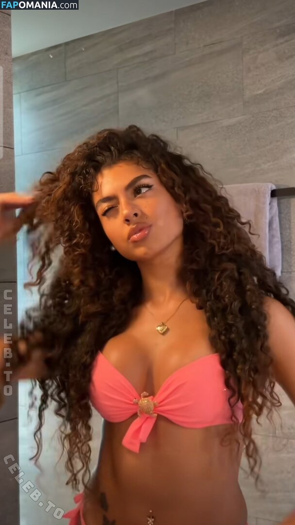 V7ena / u7ena Nude OnlyFans  Leaked Photo #4
