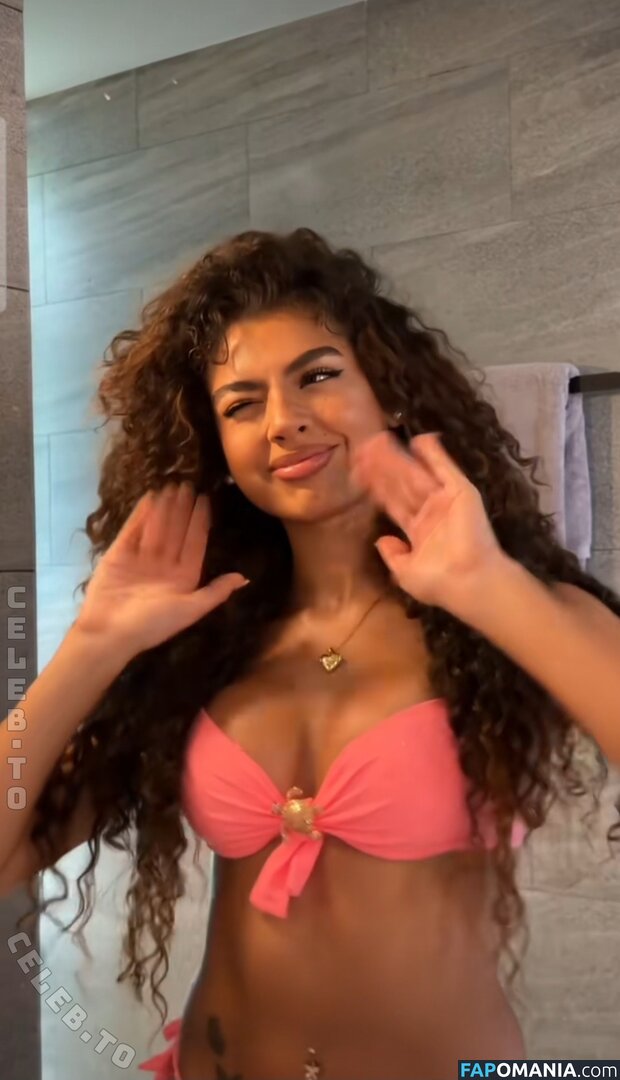 V7ena / u7ena Nude OnlyFans  Leaked Photo #5
