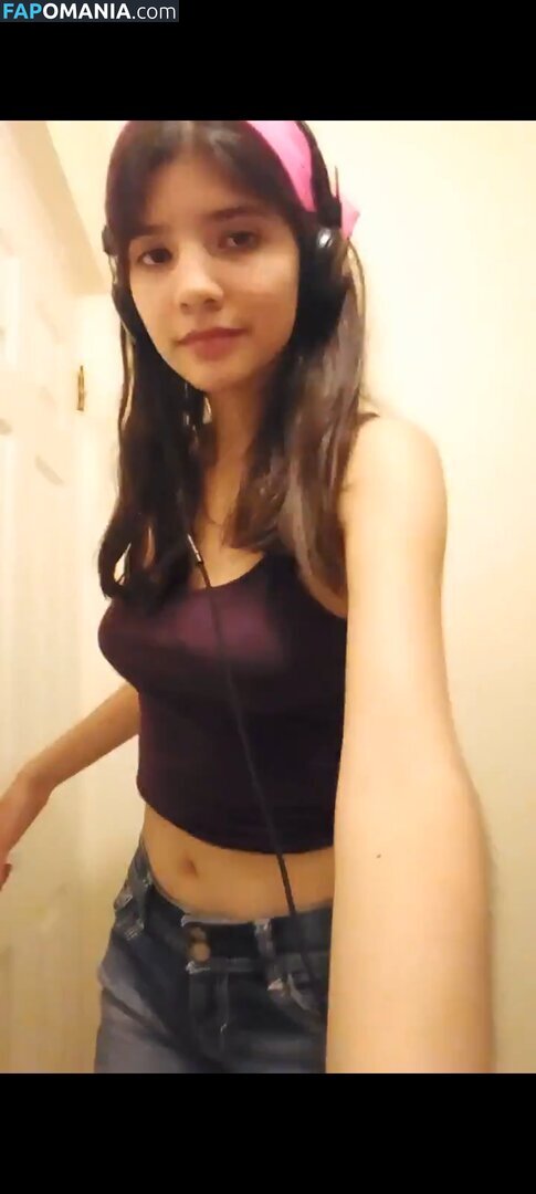 ValeCast0705 / Valeria Castañeda Nude OnlyFans  Leaked Photo #1