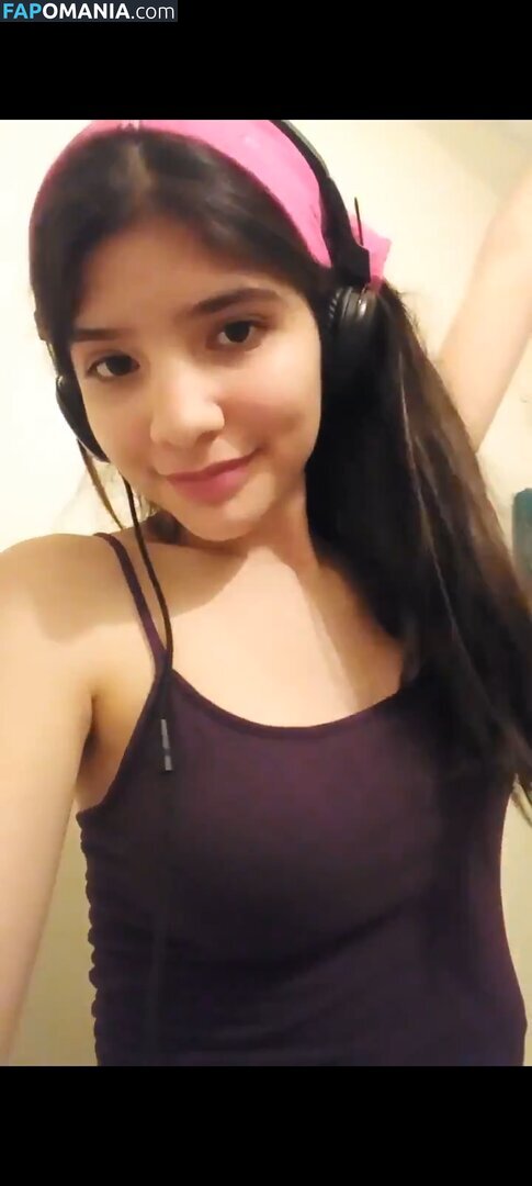 ValeCast0705 / Valeria Castañeda Nude OnlyFans  Leaked Photo #3