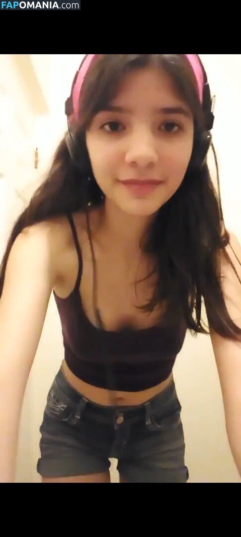 ValeCast0705 / Valeria Castañeda Nude OnlyFans  Leaked Photo #8