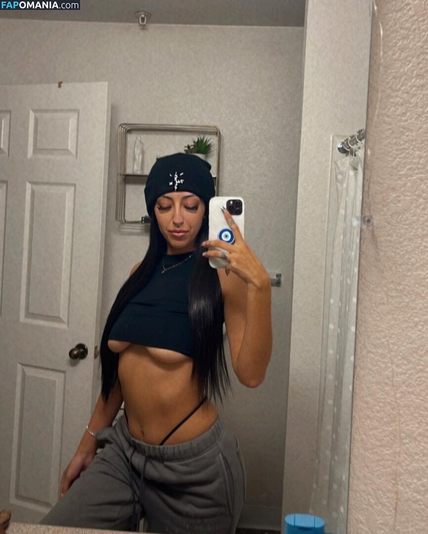 Onlyfans.com / Savannah / Vanderellla Nude OnlyFans  Leaked Photo #4